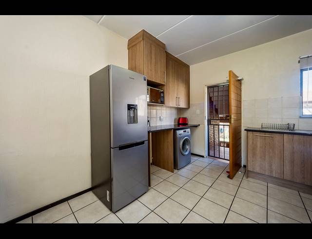 2 BEDROOM APARTMENT RENTED IN RANDPARK RIDGE